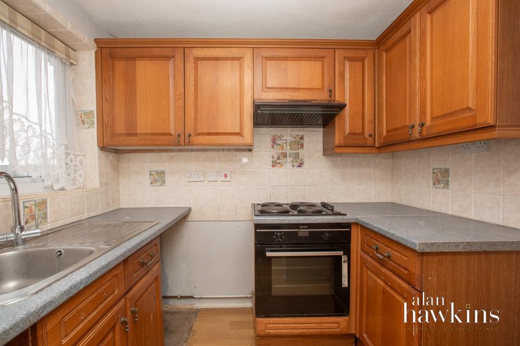 Images for Longfellow Crescent, Royal Wootton Bassett SN4 8 EAID:11742 BID:1