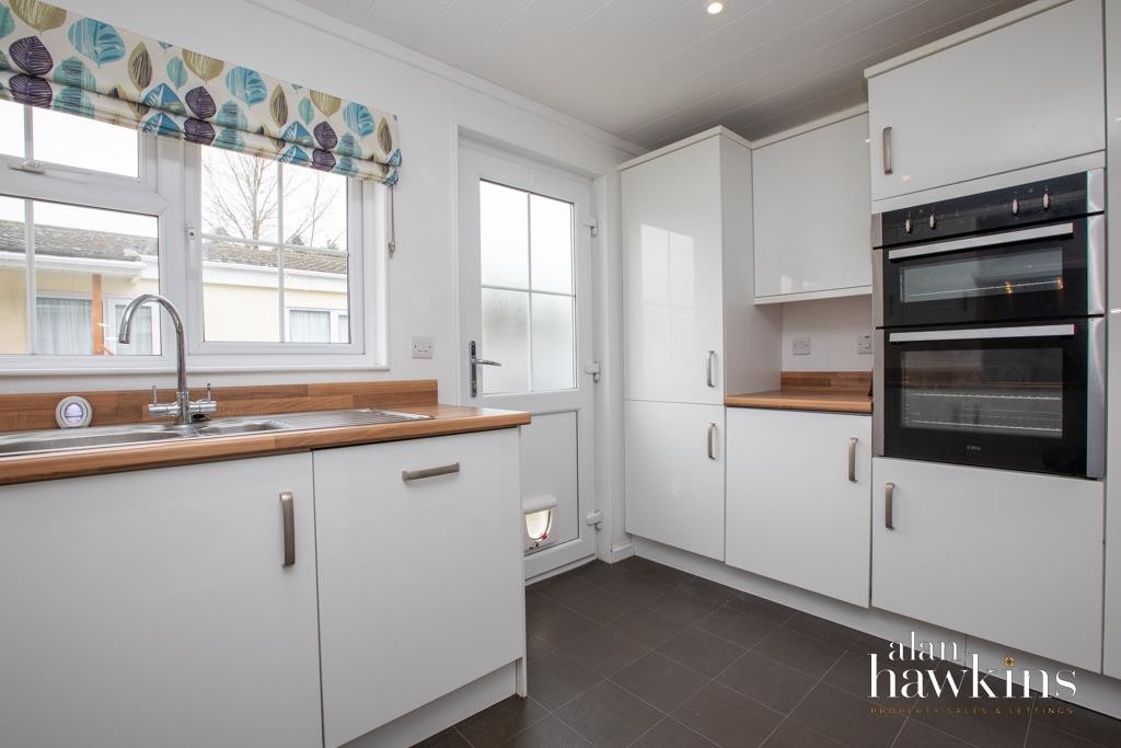 Images for Bungalow Park, Bradenstoke EAID:11742 BID:1
