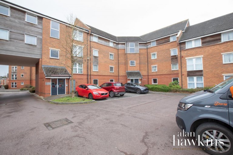 Chain Court, Swindon SN1 4