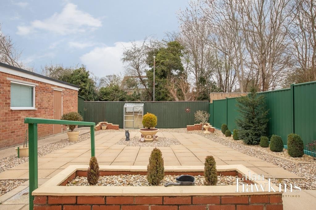Images for Deben Crescent, Swindon SN25 3 EAID:11742 BID:1
