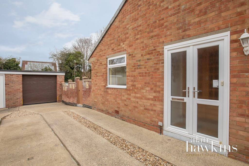 Images for Deben Crescent, Swindon SN25 3 EAID:11742 BID:1