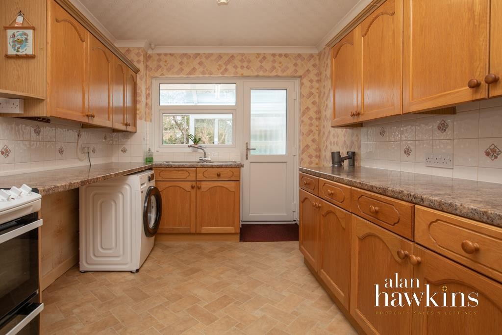 Images for Deben Crescent, Swindon SN25 3 EAID:11742 BID:1