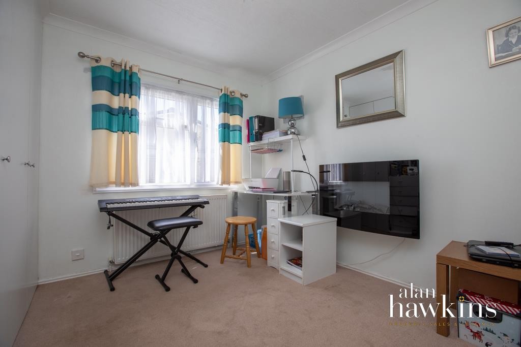 Images for Church Park, Bradenstoke SN15 4 EAID:11742 BID:1