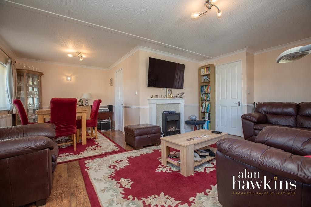 Images for Church Park, Bradenstoke SN15 4 EAID:11742 BID:1