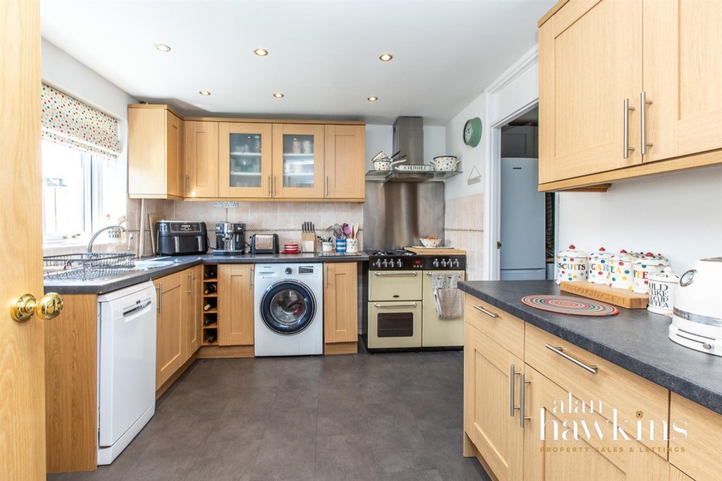 Images for Britannia Crescent, Lyneham, Chippenham EAID:11742 BID:1