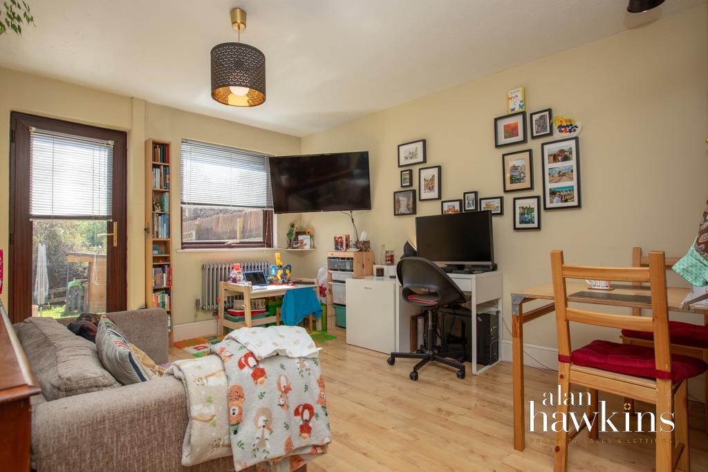 Images for Woodshaw Mead, Royal Wootton Bassett EAID:11742 BID:1