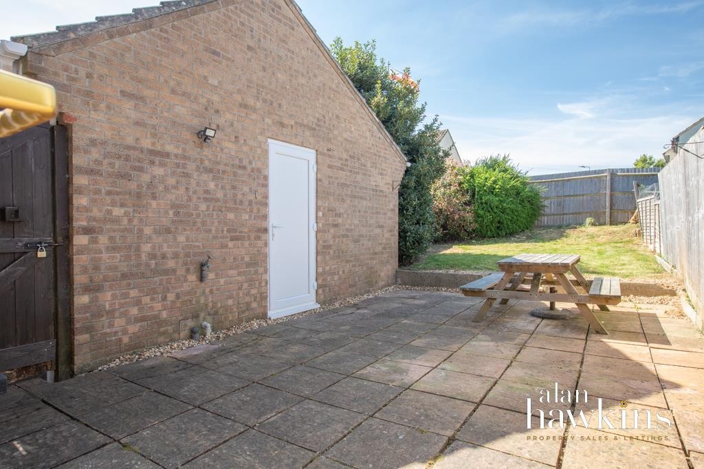 Images for Victoria Drive, LynehamSN15 4 EAID:11742 BID:1