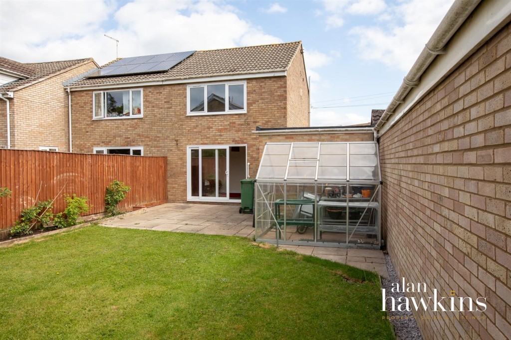 Images for Gainsborough Avenue, Royal Wootton Bassett EAID:11742 BID:1