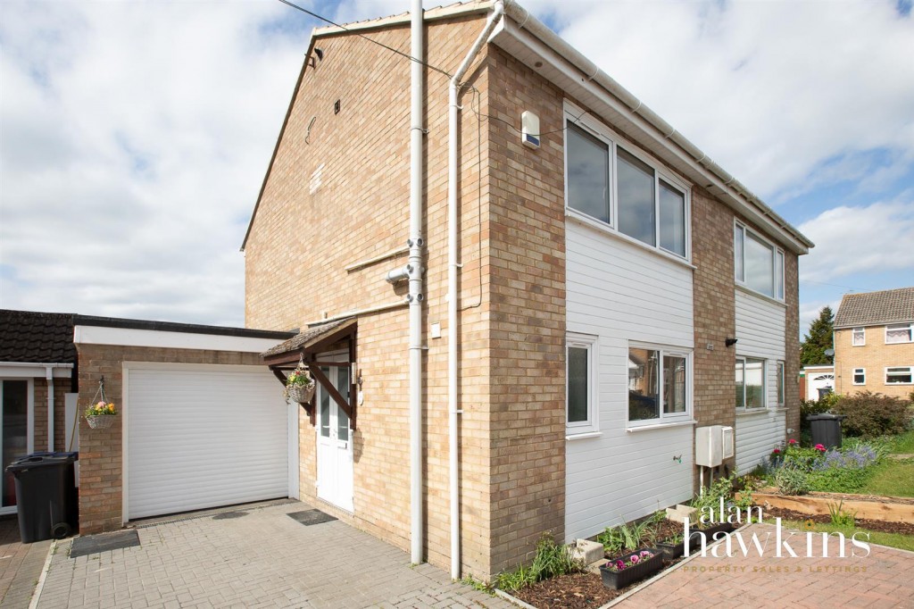 Images for Gainsborough Avenue, Royal Wootton Bassett EAID:11742 BID:1
