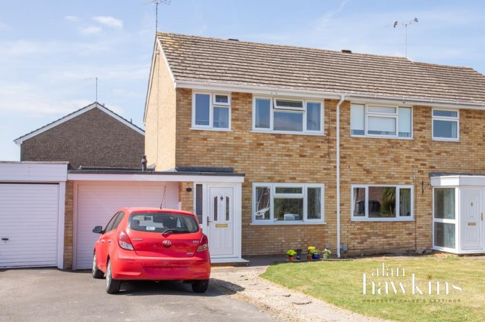 View Full Details for Saffron Close, Royal Wootton Bassett SN4 - EAID:11742, BID:1