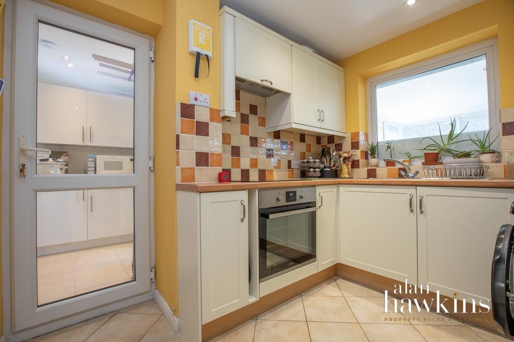 Images for Saffron Close, Royal Wootton Bassett SN4 EAID:11742 BID:1