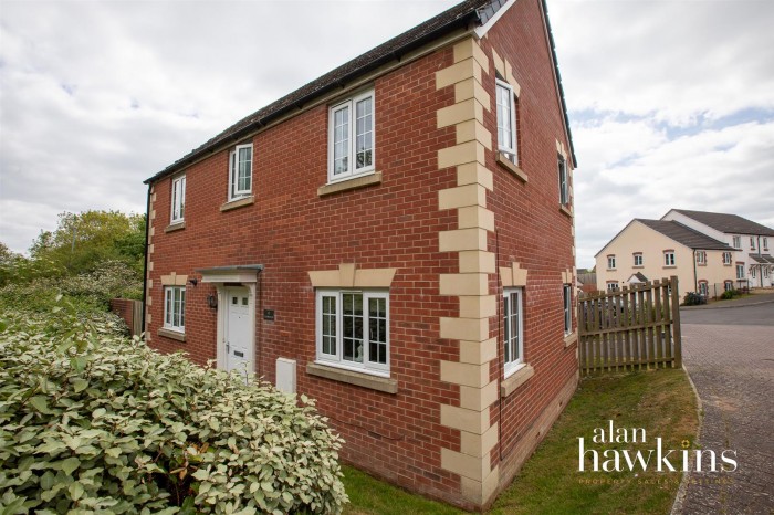 View Full Details for Crosstrees, Royal Wootton Bassett - EAID:11742, BID:1
