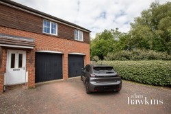View Full Details for Crosstrees, Royal Wootton Bassett - EAID:11742, BID:1