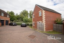 Images for Crosstrees, Royal Wootton Bassett