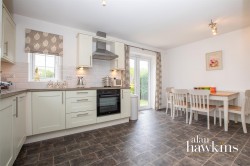 View Full Details for Crosstrees, Royal Wootton Bassett - EAID:11742, BID:1