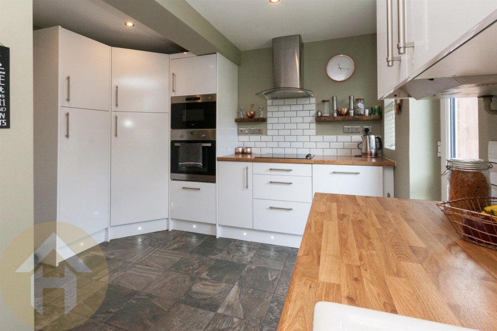 Images for Woodshaw, Royal Wootton Bassett EAID:11742 BID:1