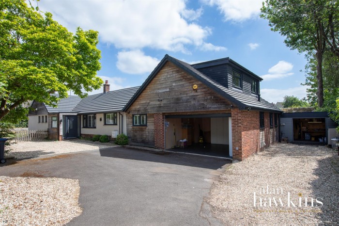 View Full Details for Honeyhill, Royal Wootton Bassett - EAID:11742, BID:1