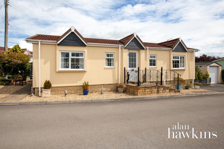 Lillybrook Estate, Lyneham