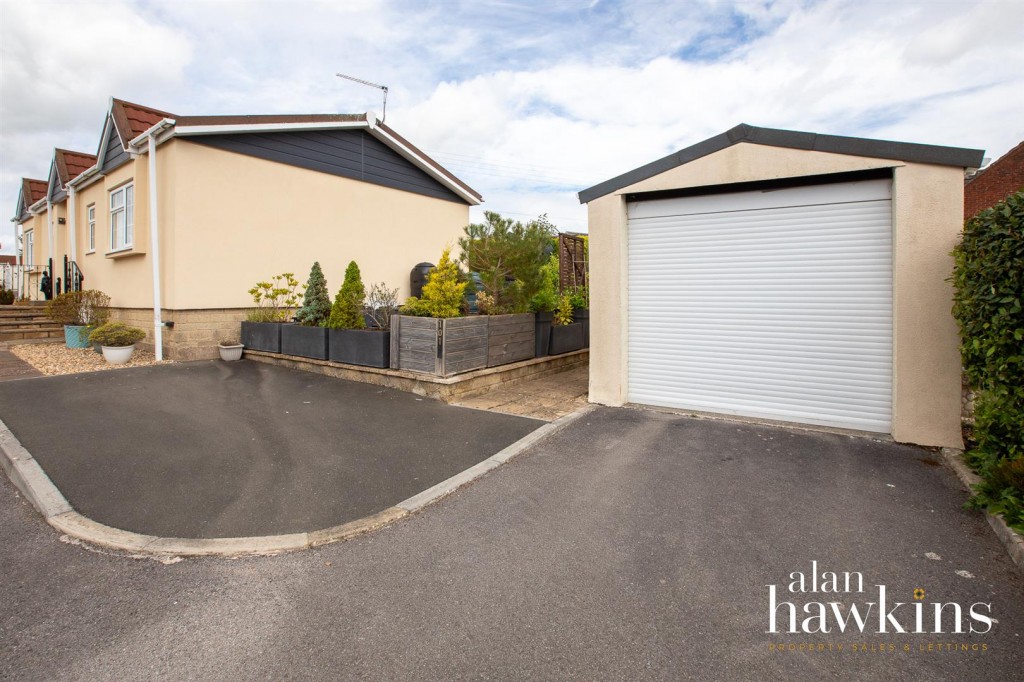 Images for Lillybrook Estate, Lyneham EAID:AlanHakinsAPI BID:1