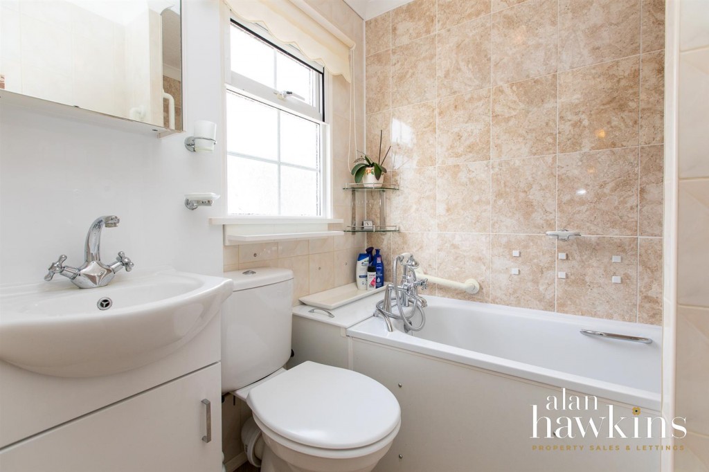 Images for Lillybrook Estate, Lyneham EAID:11742 BID:1