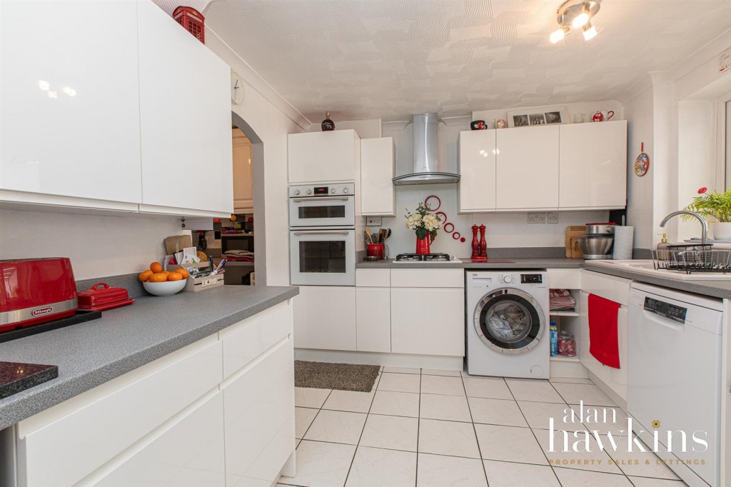 Images for Britannia Crescent, Lyneham, Chippenham EAID:11742 BID:1