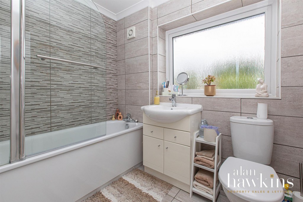 Images for Britannia Crescent, Lyneham, Chippenham EAID:11742 BID:1