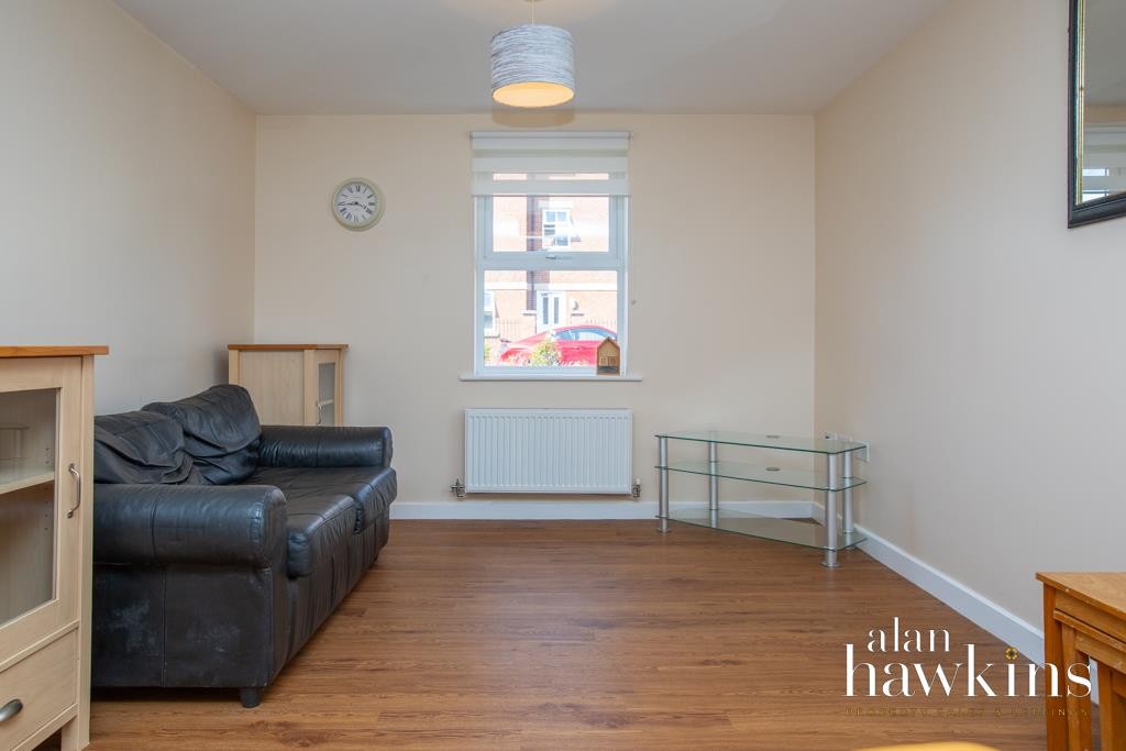 Images for Cloatley Crescent, Royal Wootton Bassett EAID:11742 BID:1