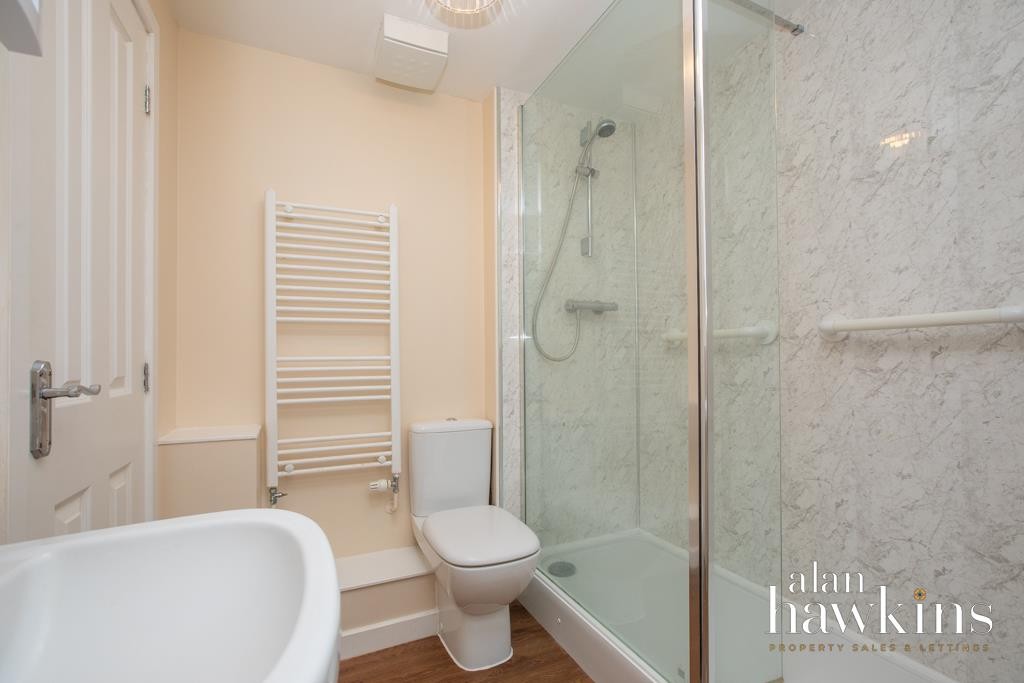 Images for Cloatley Crescent, Royal Wootton Bassett EAID:11742 BID:1