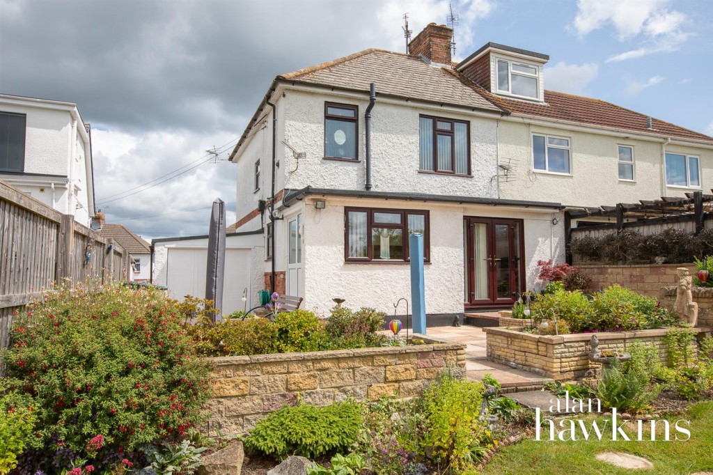 Images for Brynards Hill, Royal Wootton Bassett EAID:11742 BID:1