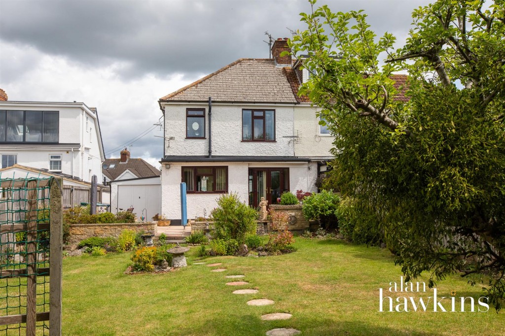 Images for Brynards Hill, Royal Wootton Bassett EAID:11742 BID:1