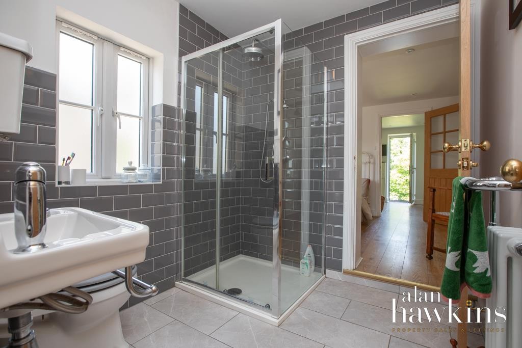 Images for Royal Wootton Bassett SN4 7 EAID:11742 BID:1