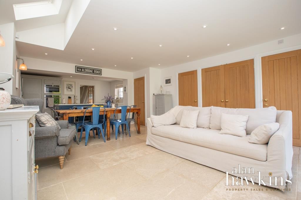 Images for Royal Wootton Bassett SN4 7 EAID:11742 BID:1