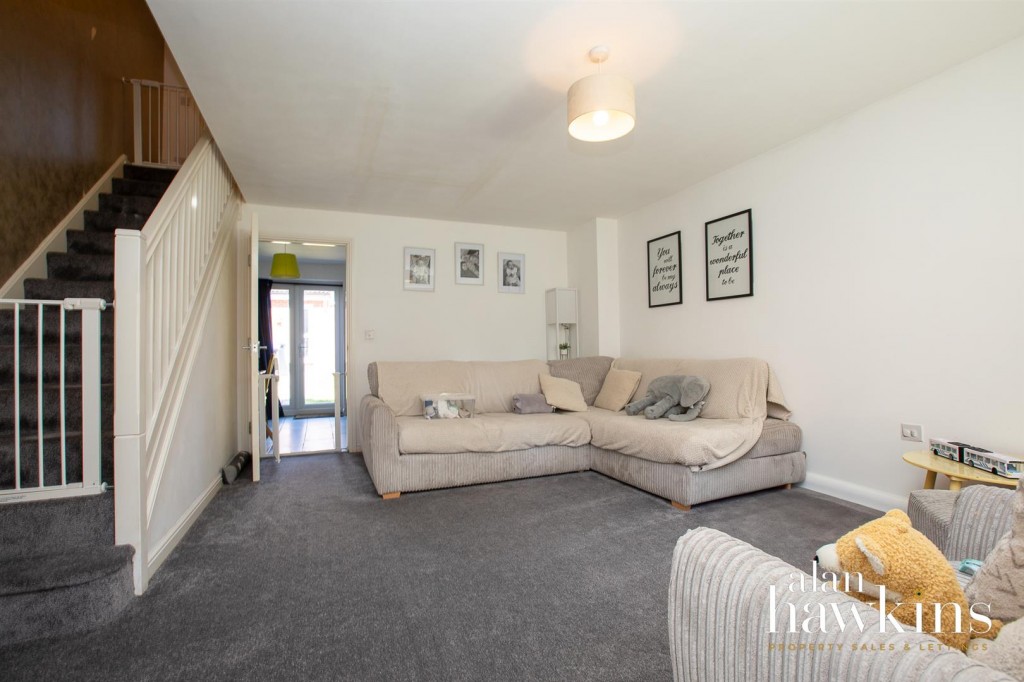 Images for Cloatley Crescent, Royal Wootton Bassett EAID:11742 BID:1