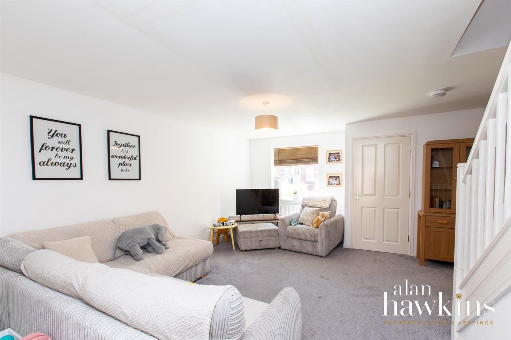 Images for Cloatley Crescent, Royal Wootton Bassett EAID:11742 BID:1