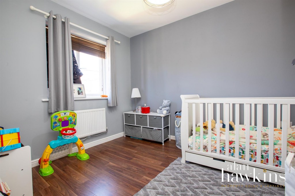 Images for Cloatley Crescent, Royal Wootton Bassett EAID:11742 BID:1
