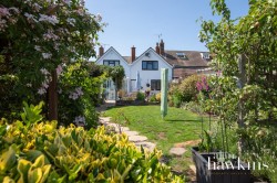 View Full Details for Bradenstoke SN15 4 - EAID:11742, BID:1