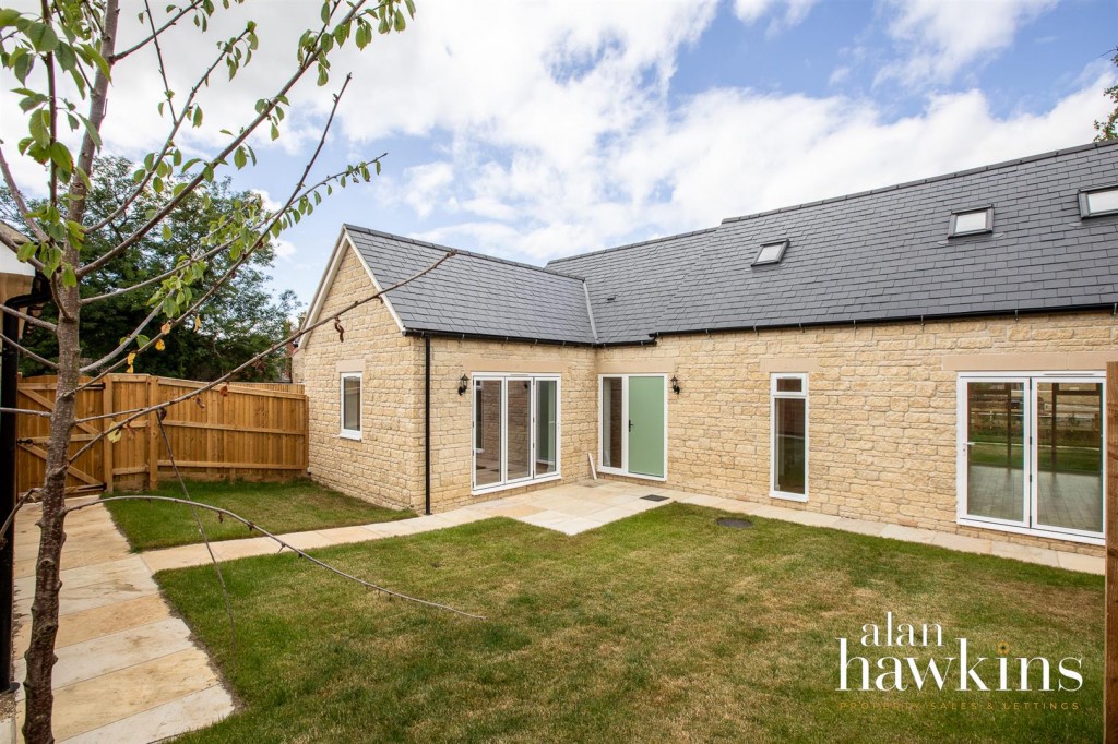 Images for Old Orchard Close, Christian Malford, Chippenham EAID:11742 BID:1