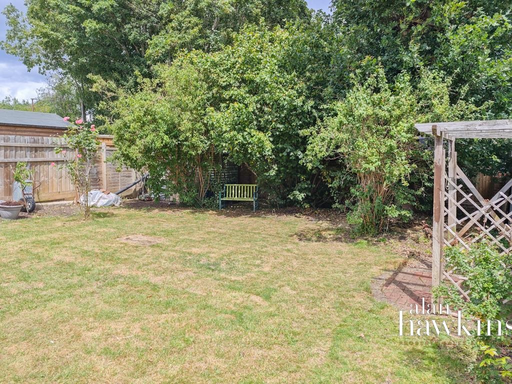 Images for Deben Crescent, Swindon EAID:11742 BID:1