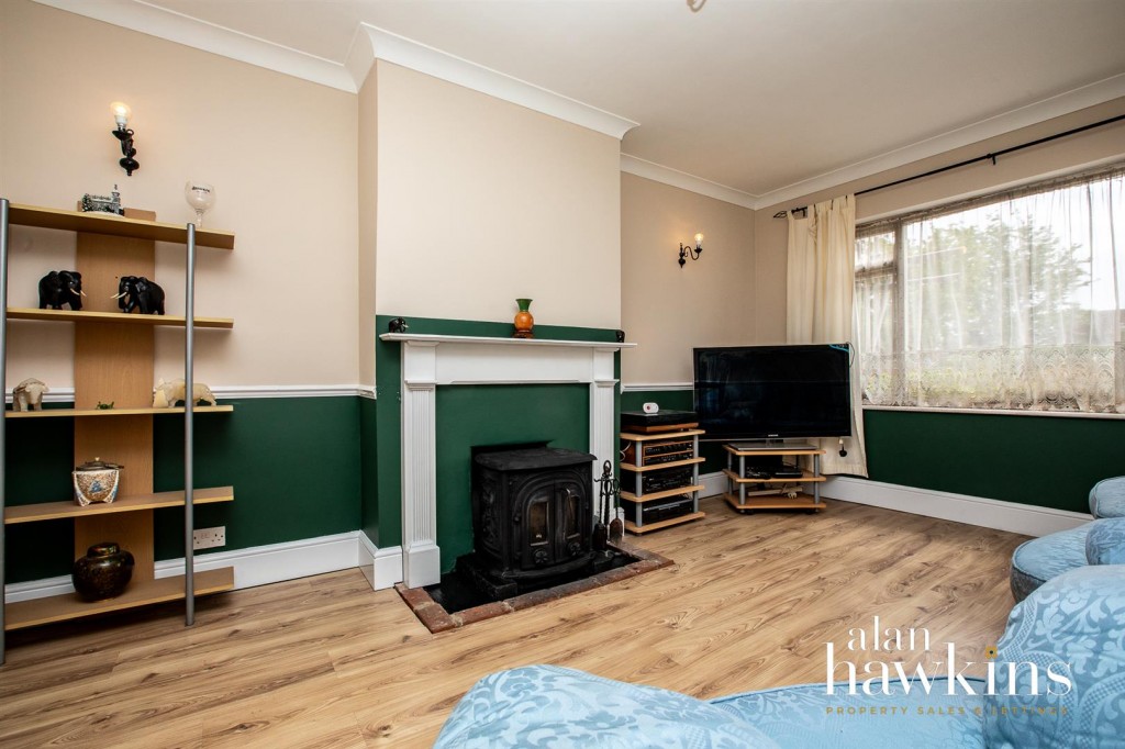 Images for Deben Crescent, Swindon EAID:11742 BID:1