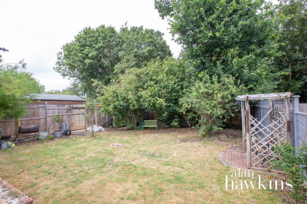 Images for Deben Crescent, Swindon EAID:11742 BID:1