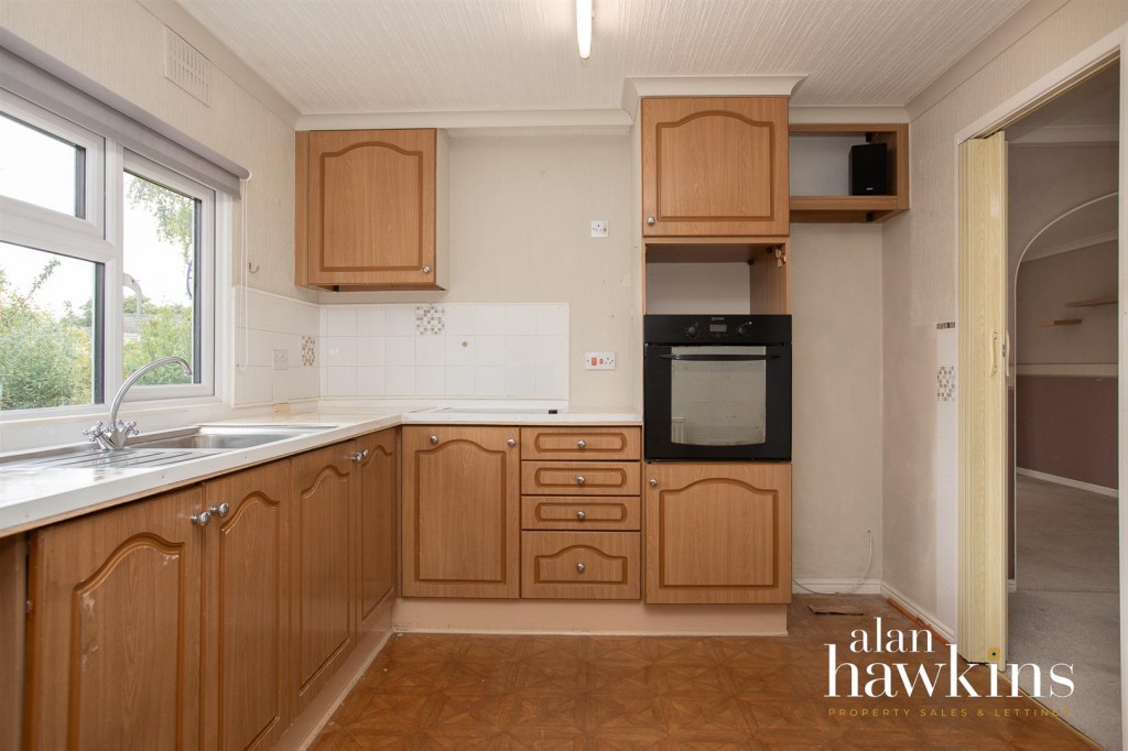 Images for Lillybrook Estate, Lyneham, Chippenham EAID:11742 BID:1