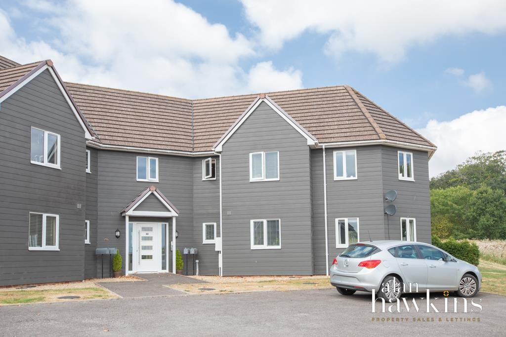 Images for 40 Wiltshire Crescent, Royal Wootton Bassett EAID:11742 BID:1