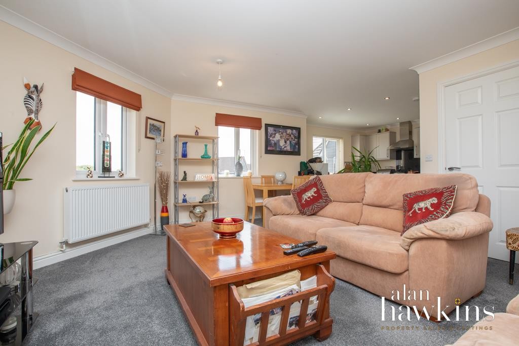 Images for 40 Wiltshire Crescent, Royal Wootton Bassett EAID:11742 BID:1