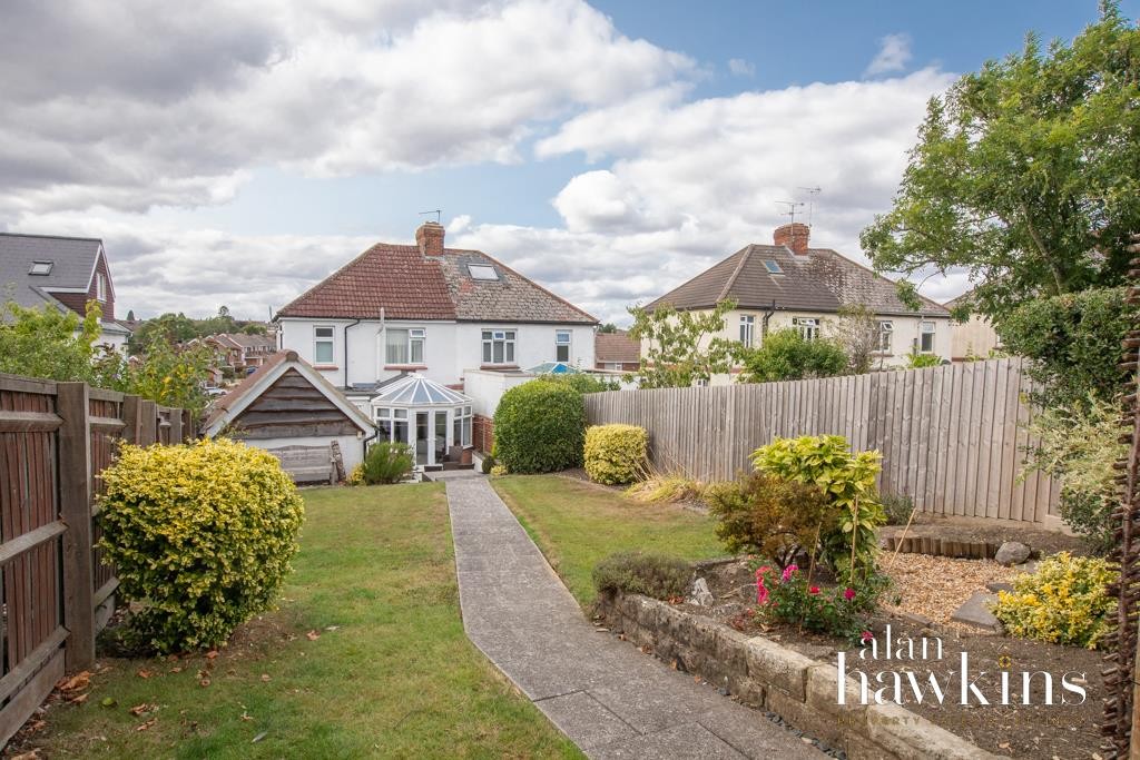 Images for Nore Marsh Road, Royal Wootton Bassett EAID:AlanHakinsAPI BID:1