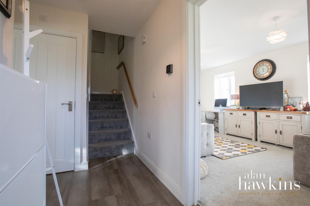 Images for Evening Star, Royal Wootton Bassett EAID:AlanHakinsAPI BID:1