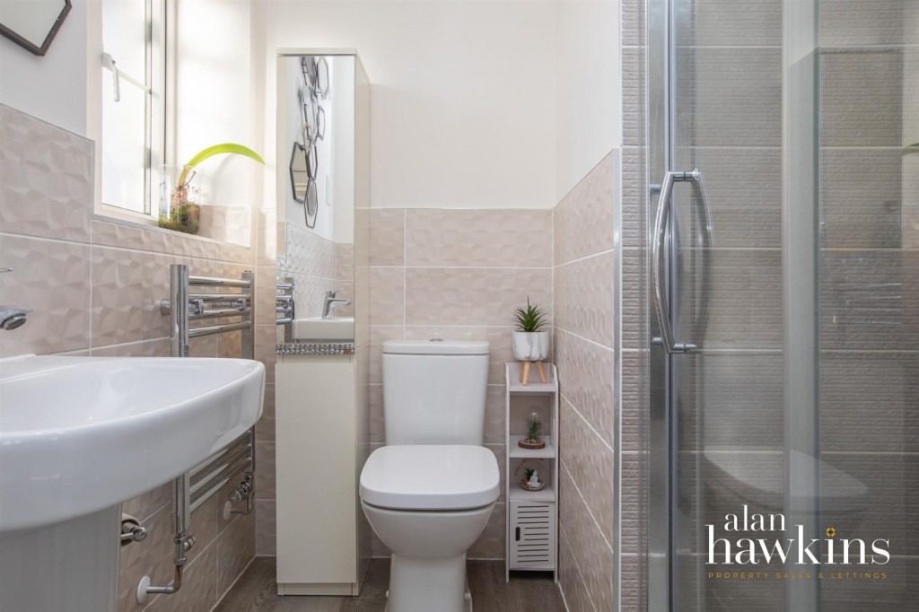 Images for Evening Star, Royal Wootton Bassett EAID:AlanHakinsAPI BID:1