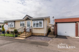 Church Park, Church Park, Bradenstoke