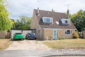 Broadacres, Broad Town