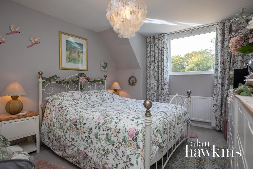 Images for Broadacres, Broad Town EAID:11742 BID:1