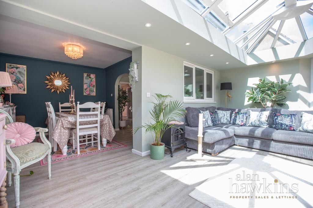 Images for Broadacres, Broad Town EAID:11742 BID:1